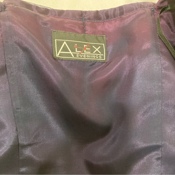 Vintage gown with jacket size 4 - Picture 9 of 16